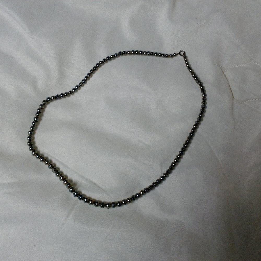 EUC vintage necklace with silver beads